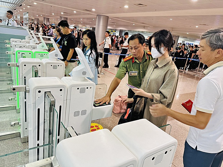 Kinh Nghiệm Làm Thủ Tục Xuất Nhập Cảnh Tại Sân Bay Việt Nam & Trung Quốc